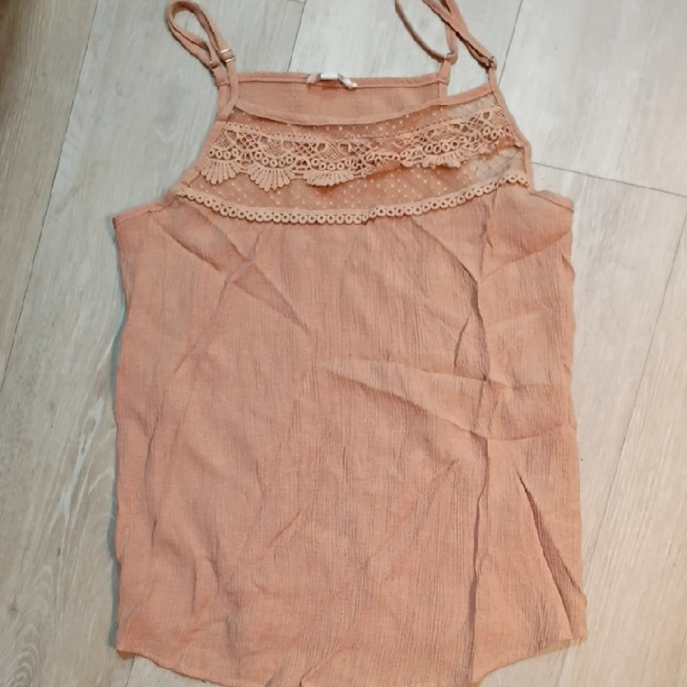 💜Elegant Lace Trim Camisole in Peach